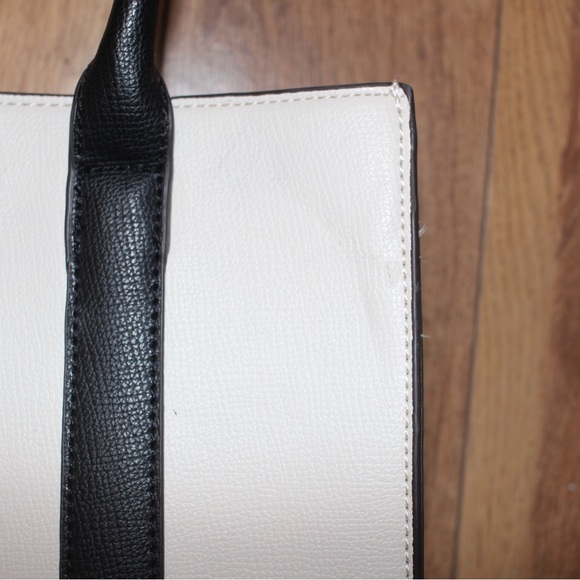 Purse - Picture 4 of 7